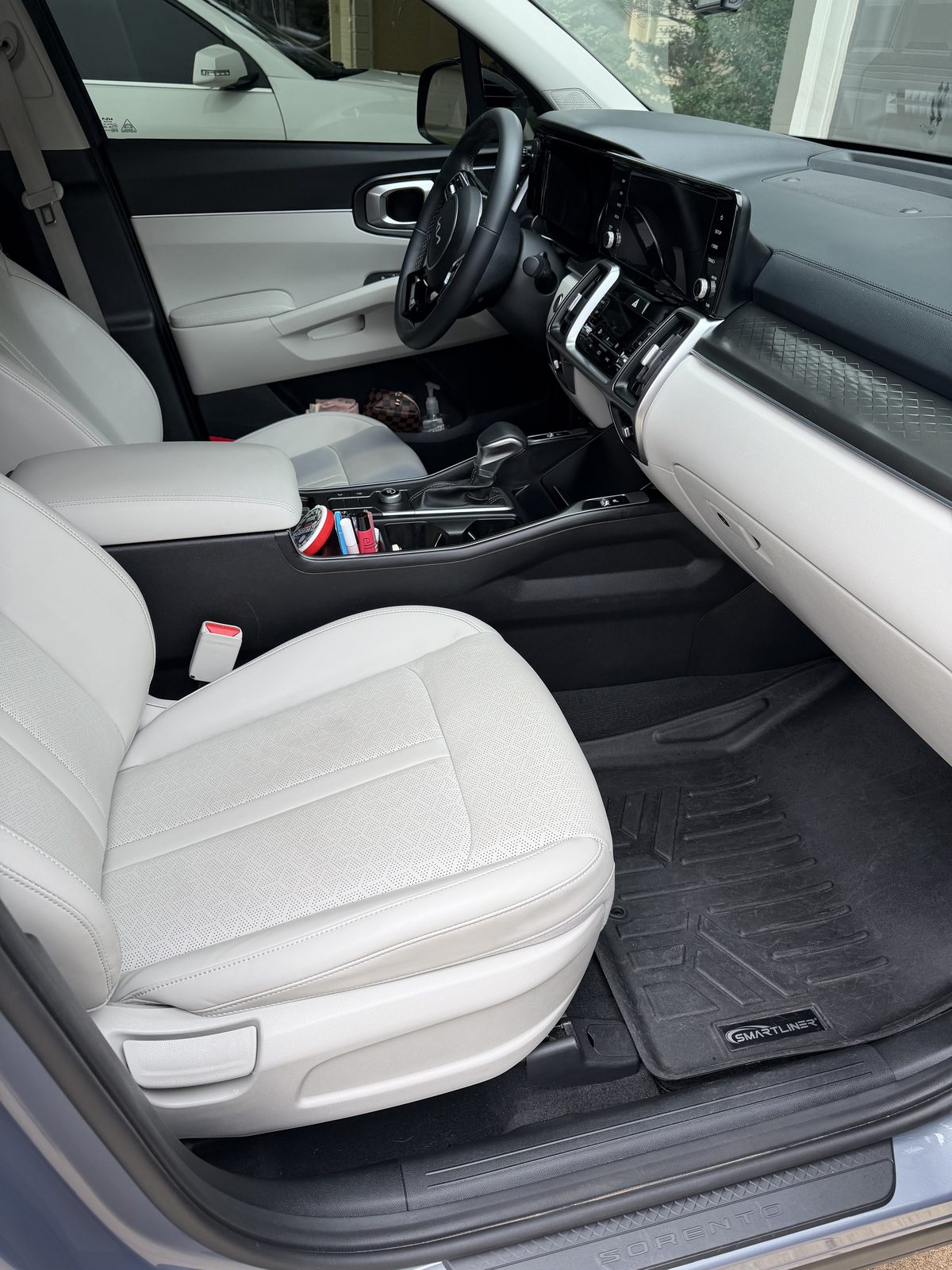 Kia Sorento — Interior